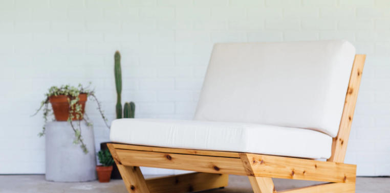 outdoor chaise lounge
