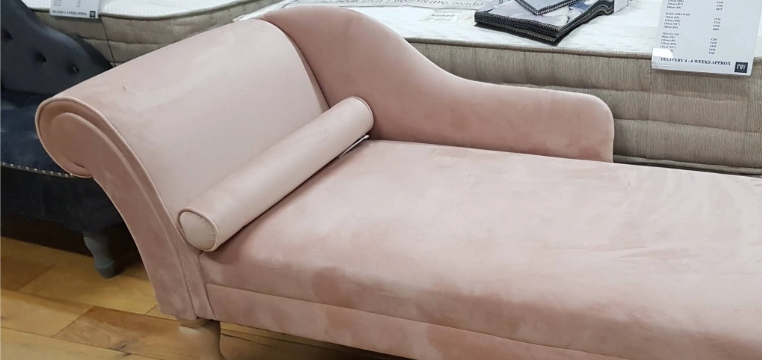 pink chaise lounge