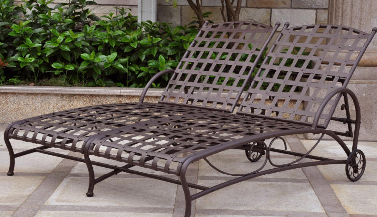 outdoor metal chaise lounge