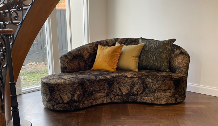 rounded chaise lounge