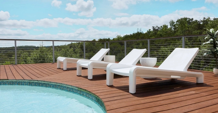 deck chaise lounge