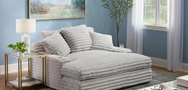 cozy chaise lounge