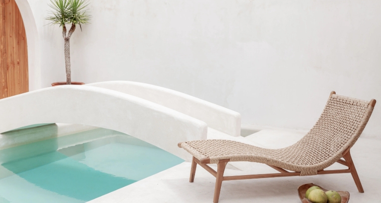 white chaise lounge indoor