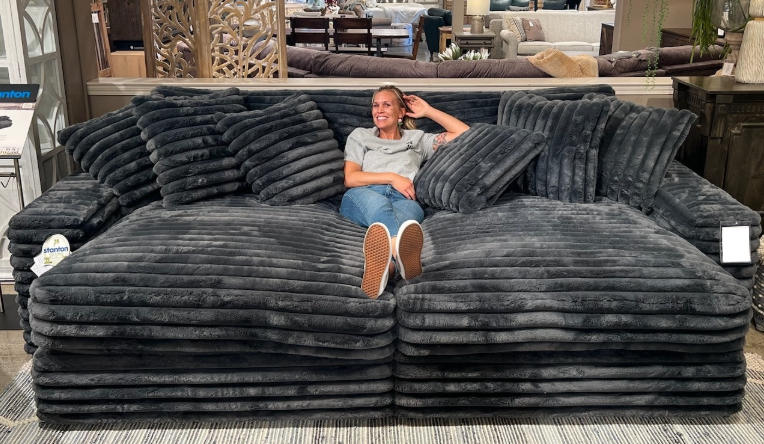 comfy chaise lounge