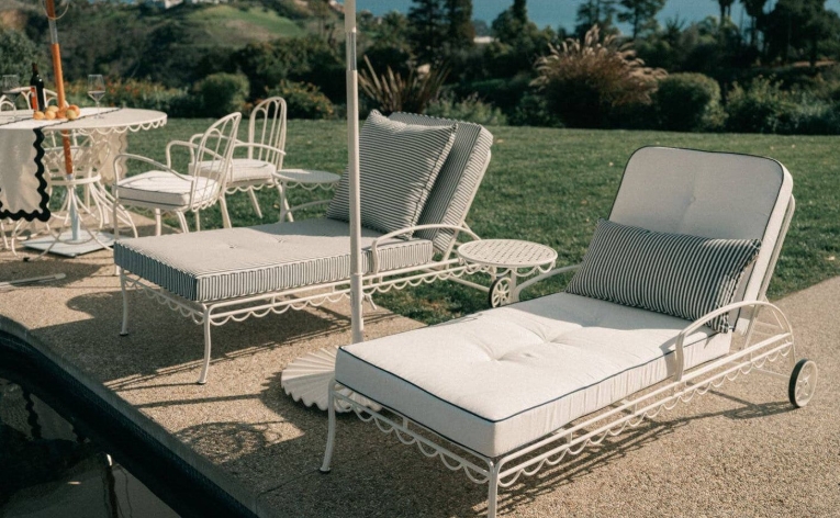 inexpensive chaise lounge