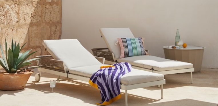 durable outdoor chaise lounge