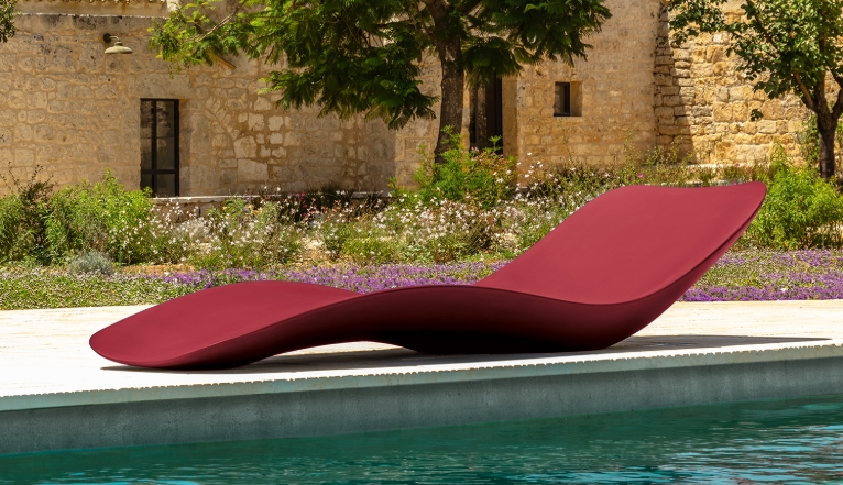 modern outdoor lounge chaise