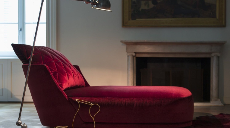 contemporary chaise longue