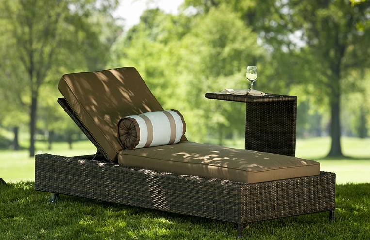 wicker pool chaise lounge