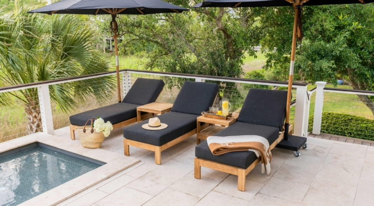 outdoor chaise lounge for pool