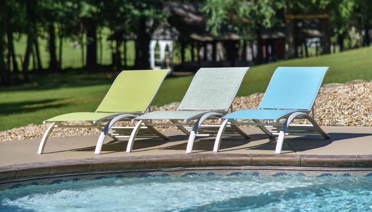 padded chaise lounge