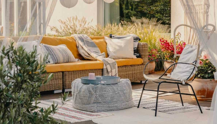 outdoor chaise lounge with storage