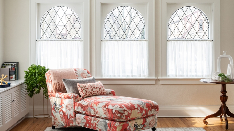 small bedroom chaise lounge
