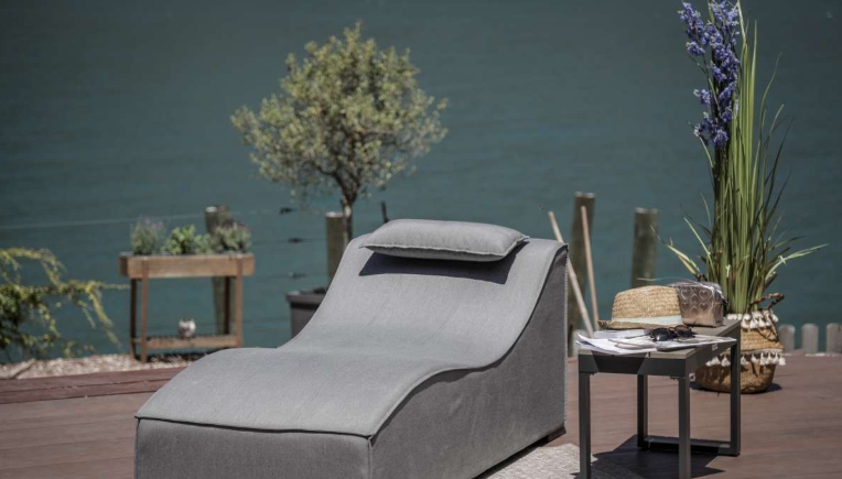 chaise longue gris