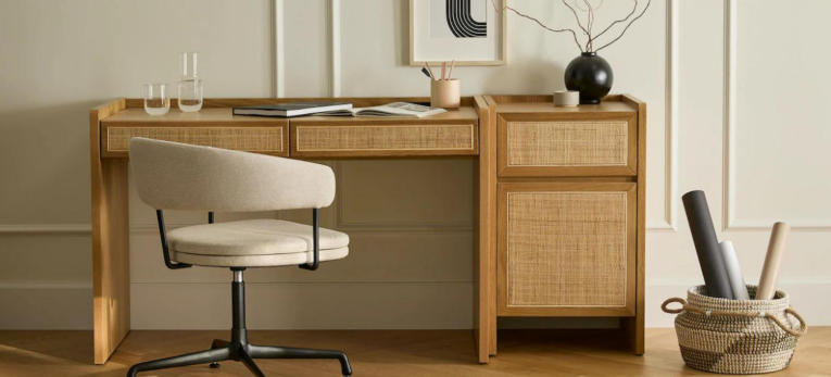 How to Build a Minimalist Wooden Desk