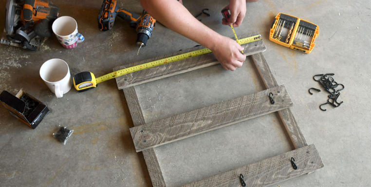 How to Make a Wooden Coffee Mug Holder