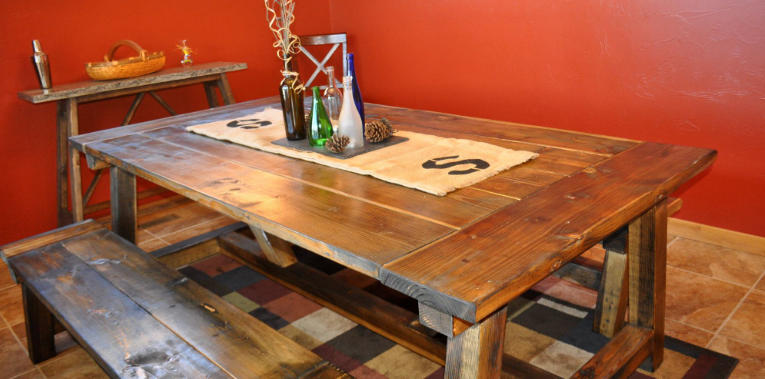 DIY Farmhouse Style Wooden Dining Table