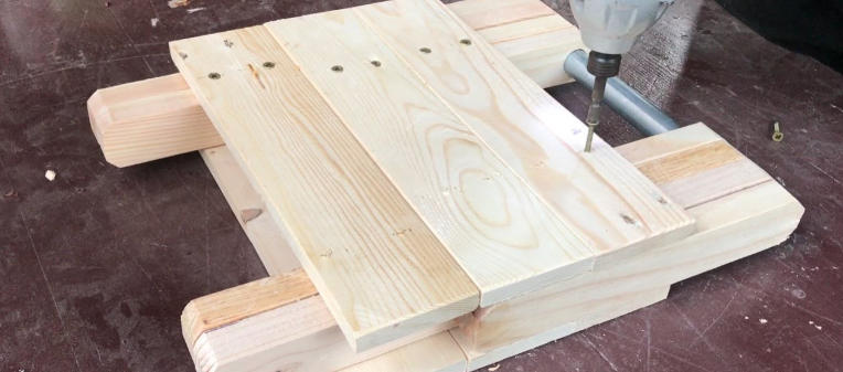 How to Build a Wooden Folding Chair