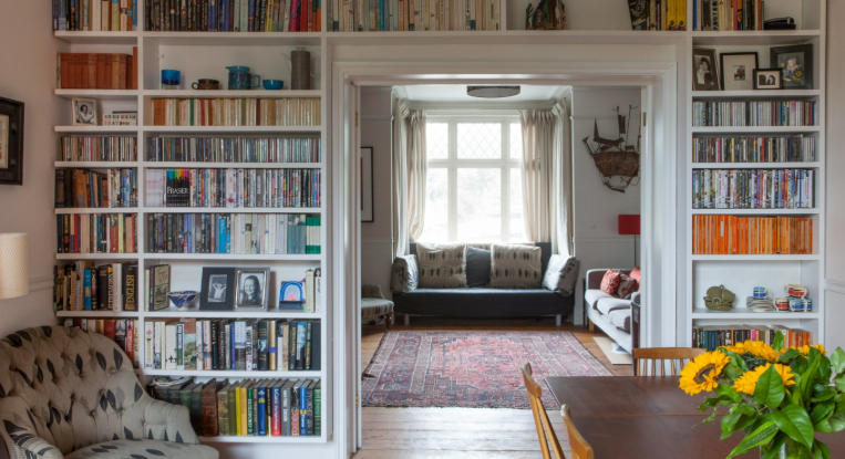 How to Make a Wooden Bookshelf With Doors