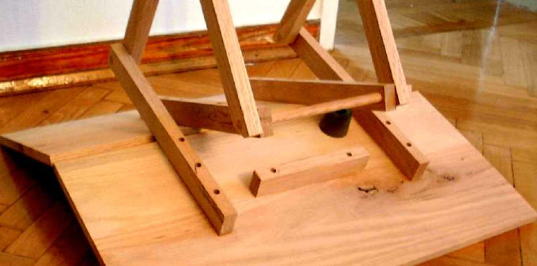 How to Build a Wooden Folding Table