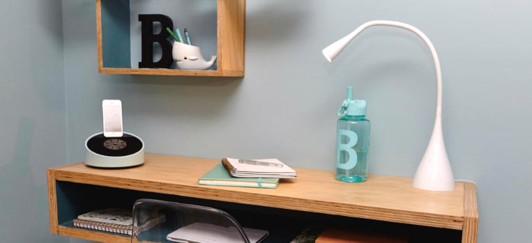 DIY Wooden Floating Desk for Small Rooms